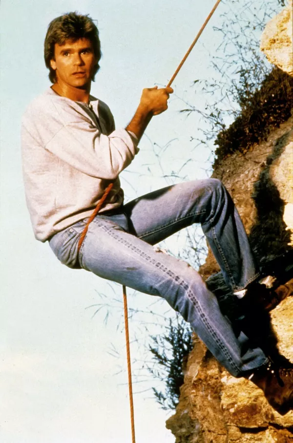 Mac GyverSerie TVRichard Dean Anderson.COLLECTION CHRISTOPHEL &copy; Henry Winkler / John Rich Productions / Paramount Television,Image: 337470582, License: Rights-managed, Restrictions: Restricted to editorial use related to the film or the individuals involved (producers, directors, authors, actors, etc.)The rights of publicity of any person depicted in the photos are not grantedMandatory credit of the film company and photographer, Model Release: no