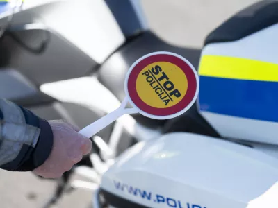 prometni nadzorpolicija - simbolična fotografijaprometna policijavarnost v prometupolicija na motorjihmotoristična policijaprehitri voznikiavtocestna policija08.04.2025 Policijski nadzor, počivali&scaron;če PovodjeFOTO: Nik Erik Neubauer