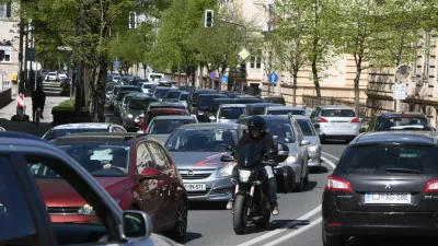 ?- 20.04.2018 - Ro&scaron;ka cesta, prometni zastoj gneča, promet zapora Hradeckega cesta//FOTO: Luka Cjuha.