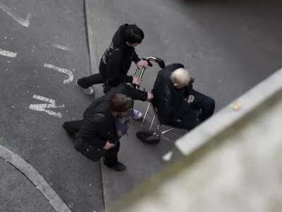 Dolgotrajna oskrba: Kljub temu, da sistem &scaron;e ne deluje, prispevek že pobirajo