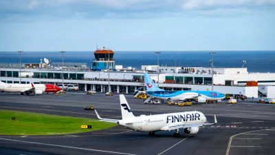 Letalo Finnair, družbe, ki se je najslab&scaron;e odrezala, na letali&scaron;ču. / Foto: Istock