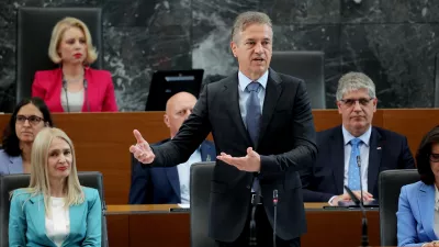 Ljubljana, DZ.Zacetek seje DZ s poslanskimi vprasanji predsedniku vlade Robertu Golobu.