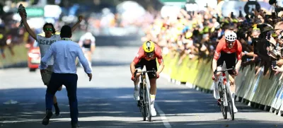 Cycling - Tour de France - Stage 11 - Toulouse to Toulouse - Toulouse, France - July 16, 2025 Uno-X Mobility's Jonas Abrahamsen in action before winning stage 11 with Bahrain Victorious' Fred Wright REUTERS/Sarah Meyssonnier