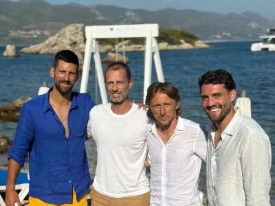Novak Đoković, Aleksander Čeferin, Luka Modrić in Mateo Kovačić (z leve proti desni) so se družili na hrva&scaron;ki obali. F instagram lokala More Beach Stupe