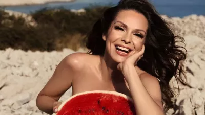 Natalija Verboten se je poletnemu času primerno oblekla. 