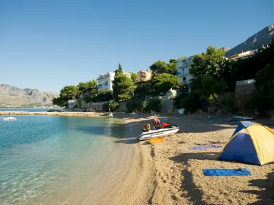 Plaža v Omi&scaron;u / Foto: Profimedia