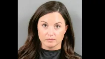 Nekdanja učiteljica Nicole Ballew Callaham se je s takrat 14-letnim Grantom zbližala ob pripravljanju muzikala. Zlorabljala naj bi ga dve leti. 