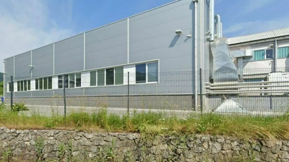 Podjetje ni upo&scaron;tevalo odločbe in&scaron;pektorja in &scaron;e vedno posluje