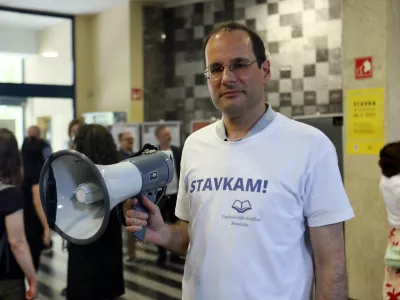  dr. Gorazd Kovačič, predsednik Visoko&scaron;olskega sindikata Slovenije - 30.05.2023 &ndash; protestni shod Visoko&scaron;olskega sindikata Slovenije - nadaljevanje stavke v visokem &scaron;olstvu zaradi plačilnih nesorazmerij in &scaron;kodljivosti novele zakona o visokem &scaron;olstvu. //FOTO: Tomaž Skale / Foto: Tomaž Skale