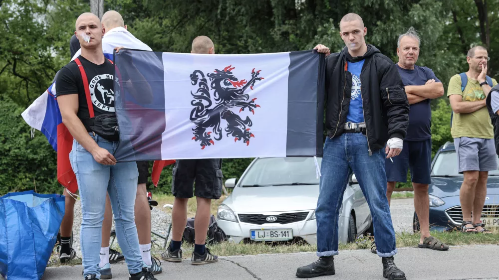 - 16.07.2025 - Civilna iniciativa &raquo;Zahtevamo varnost!&laquo;, v podporo pretepenemu Antonu Čemažarju organizirala shod//FOTO: Jaka Gasar