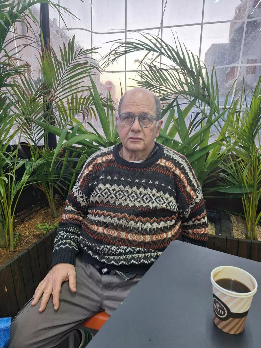 izraelski mirovni aktivist, eden od soustanoviteljev mirovnega gibanja Gu&scaron; &Scaron;alom (Mirovni blok)