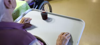 simbolična fotografija starost upokojenci, obrok, hrana18.03.2025 - Dom starejših Na Fari - dom upokojencevFoto: Luka Cjuha