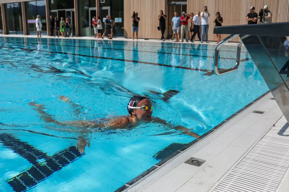 - Neža Klančar, plavlka in olimpijka, ki je prva zaplavala v bazenu,- 20.07.2025. - Svečana otvoritev prenovljenega bazena Vevče.//FOTO: Bojan Velikonja