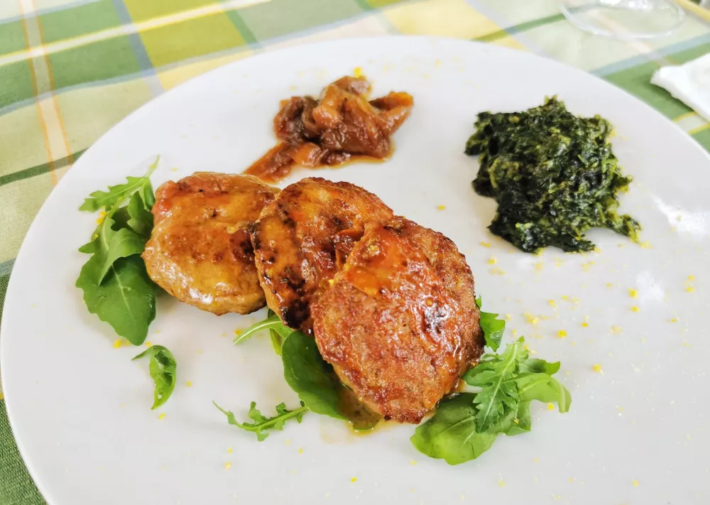 Polpeti divjega pra&scaron;iča, Gostilna Kor&scaron;ič