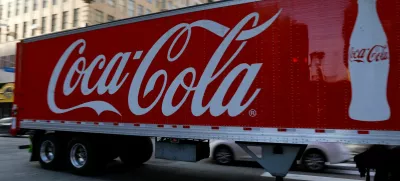 FILE PHOTO: A Coca-Cola truck makes its way through downtown Los Angeles, California, U.S., October 24, 2018.   REUTERS/Mike Blake/File Photo