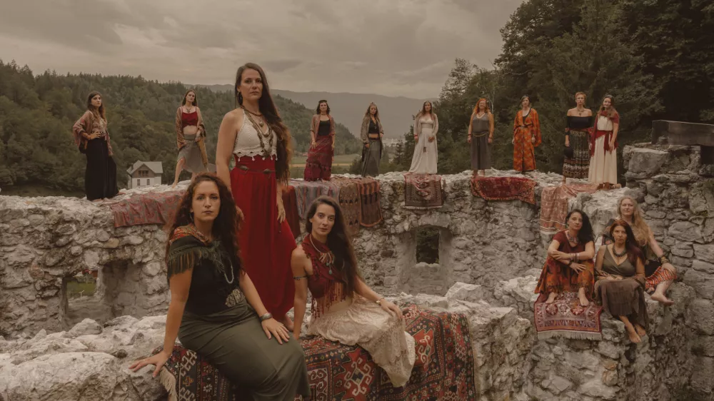 Pred &Scaron;kucem tradicionalna osvežitev z umetnostjo