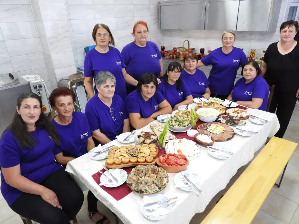 Karitas Srbijadru&scaron;tvo Korman in ženske članice, hrana / Foto: Katja Petrovec