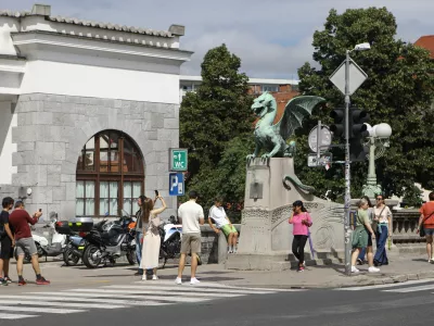 Najbolj priljubljena fototočka &scaron;e vedno zmaj