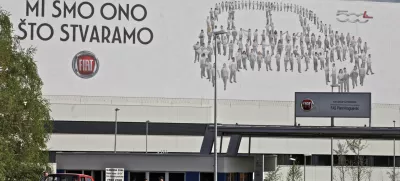 tovarna Fiat Automobili Srbija Kragujevac - proizvodnja modela fiat 500L - SRBIJA 2012 - Kragujevac - predsedniške in parlamentarne volitve v Srbiji - ///FOTO: Luka Cjuha OPOMBA: ZA OBJAVO V PRILOGI – DNEVNIKOV OBJEKTIV - REPORTAŽA 2012 / Foto: Luka Cjuha