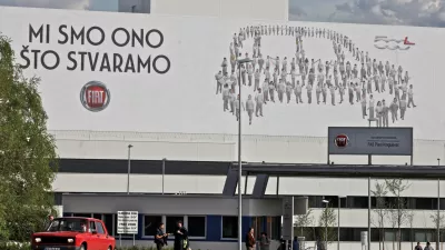 tovarna Fiat Automobili Srbija Kragujevac - proizvodnja modela fiat 500L - SRBIJA 2012 - Kragujevac - predsedni&scaron;ke in parlamentarne volitve v Srbiji - ///FOTO: Luka Cjuha OPOMBA: ZA OBJAVO V PRILOGI &ndash; DNEVNIKOV OBJEKTIV - REPORTAŽA 2012 / Foto: Luka Cjuha