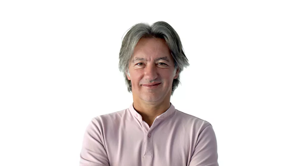 07.06.2024 - Matej &Scaron;takulZA ONLINE - Redakcija Dnevnik 2024 - portreti za komentarje in kolumne - kolumnisti - komentatorji &ndash; novinarji - portret