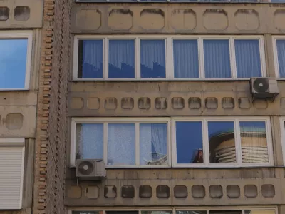 Ferantov vrt, Ravnikarjevi bloki, klimatske naprave