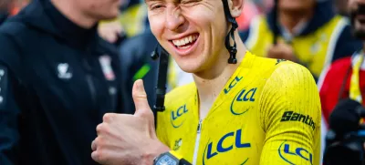 Francija, Pariz.Kolesarska dirka po Franciji, 21. etapa: Mantes-la-Ville - Pariz (132,3 km).Zmagovalec dirke po Franciji Tadej Pogacar.