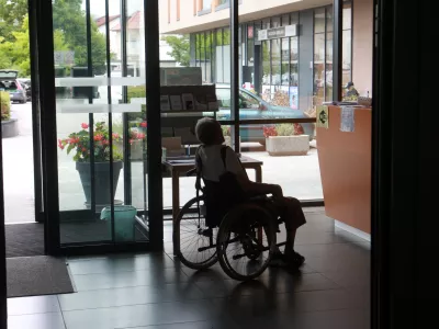 Minister Simon Maljevac se z izračuni dolgotrajne oskrbe zapleta