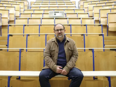 - 14.10.2022 - dr. Roman Kuhar, sociolog - profesor sociologije na Filozofski fakulteti Univerze v Ljubljani. //FOTO: Jaka Gasar