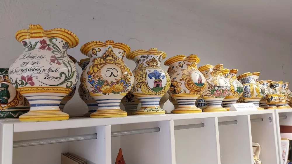 Majolika &ndash; simbol ročne spretnosti in kulturne dedi&scaron;čine