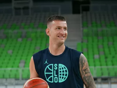 Alen Omić, slovenska ko&scaron;arkarska reprezentanca