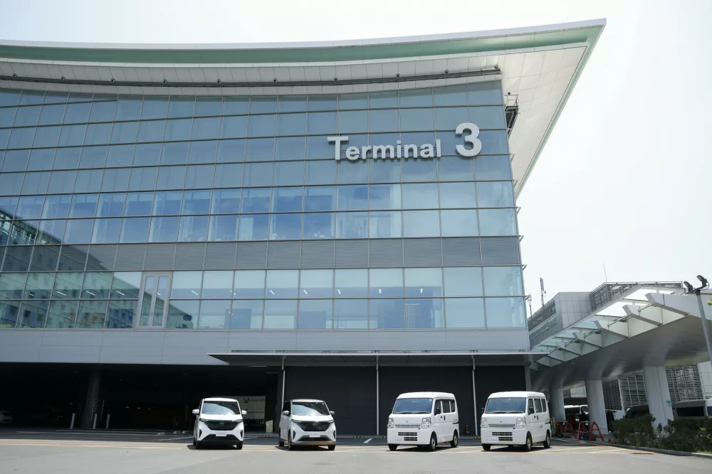 Hladna barva, ki ohladi vozilo za 5 stopinj CNissan Corporation