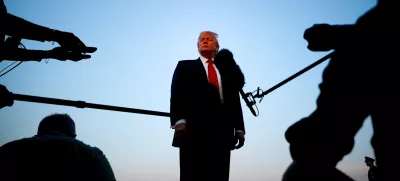 President Donald Trump speaks with reporters before boarding Air Force One at Lehigh Valley International Airport, Sunday, Aug. 3, 2025, in Allentown, Pa. (AP Photo/Julia Demaree Nikhinson) / Foto: Julia Demaree Nikhinson