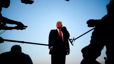 President Donald Trump speaks with reporters before boarding Air Force One at Lehigh Valley International Airport, Sunday, Aug. 3, 2025, in Allentown, Pa. (AP Photo/Julia Demaree Nikhinson) / Foto: Julia Demaree Nikhinson
