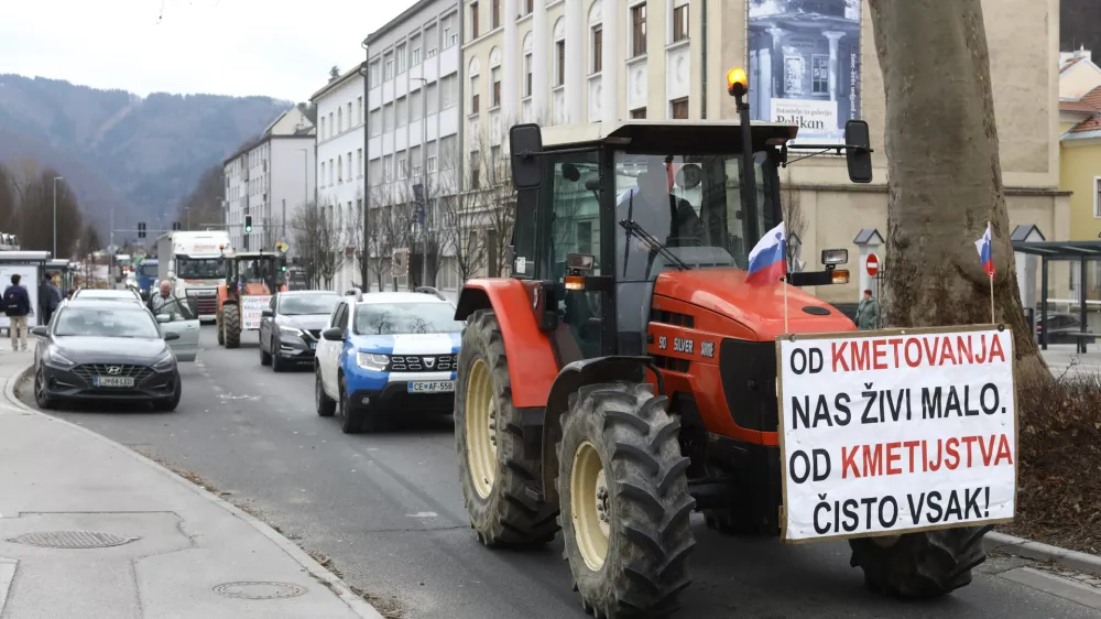 - 22.02.2024 &ndash; Celje &ndash; opozorilni protest kmetov - kmetje na protestu znova opozarjali na stanje v kmetijstvu. //FOTO: Luka Cjuha