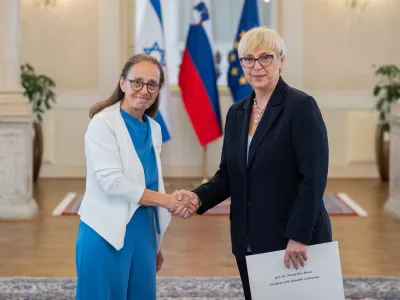 Ljubljana, predsedniska palaca.Novoimenovana izredna in pooblascena veleposlanica Izraela Ruth Cohen-Dar je predsednici republike Natasi Pirc Musar predala poverilno pismo.