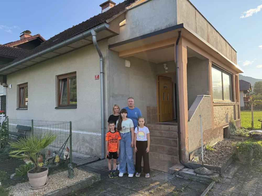 &Scaron;estlčlanska družina Irmančnik po poplavah / Foto: Osebni Arhiv