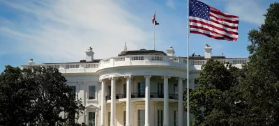 FILE PHOTO: A general view of the White House as U.S. President Donald Trump's motorcade returns following a trip to Trump National Golf Club, in Washington, D.C., U.S., July 20, 2025. REUTERS/Al Drago/File Photo