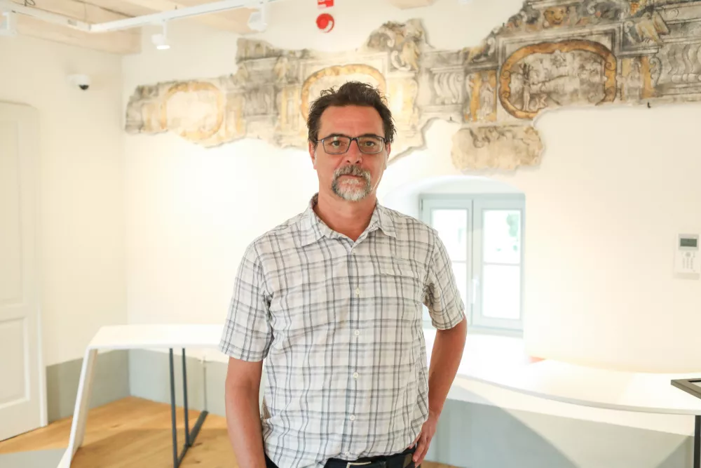 Srednjeve&scaron;ka mitnica v novi preobleki