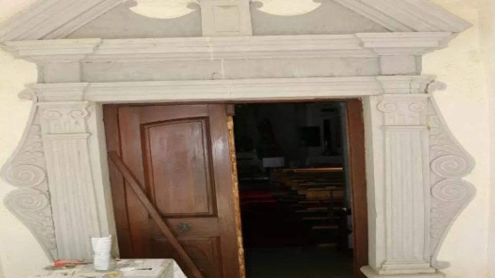 Mo&scaron;ki je izbiral manj&scaron;e cerkve, vlamljal pa skozi stranska vrata. 