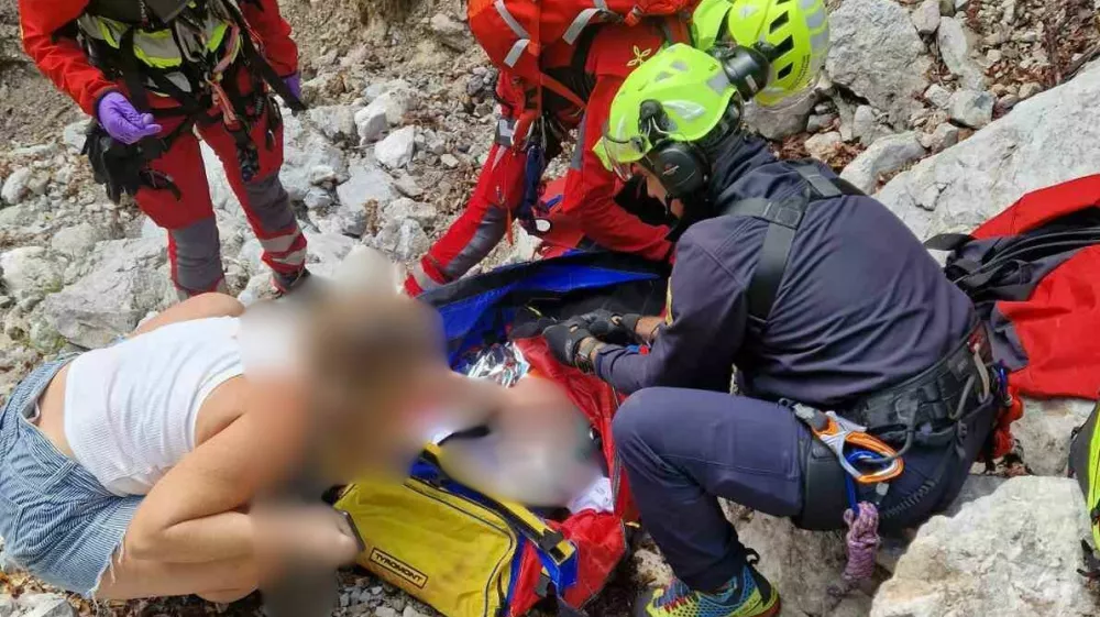 Pri sestopu z Okre&scaron;lja se je po&scaron;kodoval mladoletnik. 