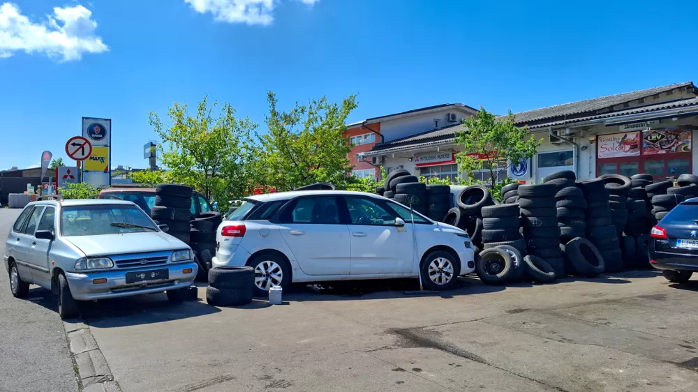 31.7.2025 odpadne gume, vulkanizer, avtomobilske pnevmatike, avto guma.. Foto Luka Cjuha