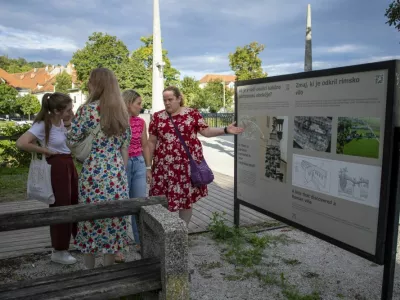 31. julija, ob 19. uri,je na Krakovskem nasipu v Ljubljani potekala otvoritev razstave &raquo;Odkrivaj, sodeluj, raziskuj &ndash; Občanska znanost v Sloveniji&laquo;.