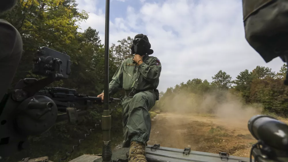 - Tank M-84 - bojno gosenično vozilo - 12.10.2023 - Slovenska vojska (SV) - oklepniki &ndash; bojna vozila - oborožitev //FOTO: Luka Cjuha