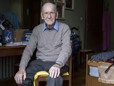 - 10.01.2018 - dr. Zdenko Roter, sociolog - utemeljitelj sociologije religije na Slovenskem in zaslužni profesor Univerze v Ljubljani, svetovalec Staneta Kavčiča in Milana Kučana, avtor knjig Padle maske in Pravi obraz //FOTO: Matjaž Ru&scaron;tOPOMBA: DNEVNIKOV OBJEKTIV - INTERVJU 2018