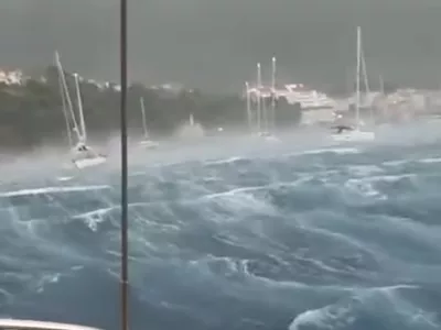 Hudo neurje zajelo hrva&scaron;ko obalo.