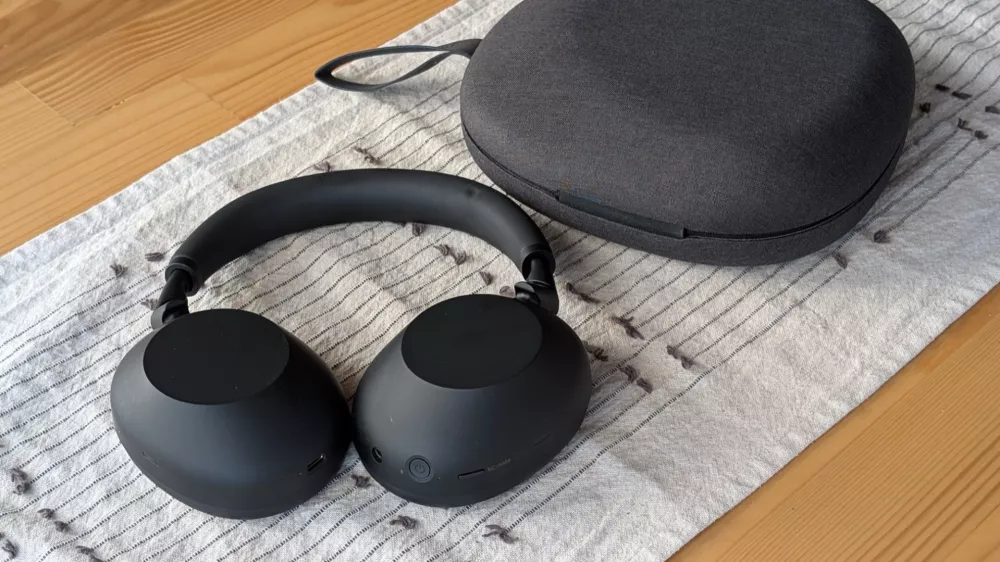 Slu&scaron;alke Sony wh-1000xm6.