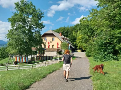 Le pol ure vožnje iz Ljubljane je družinam prijazna izletni&scaron;ka točka