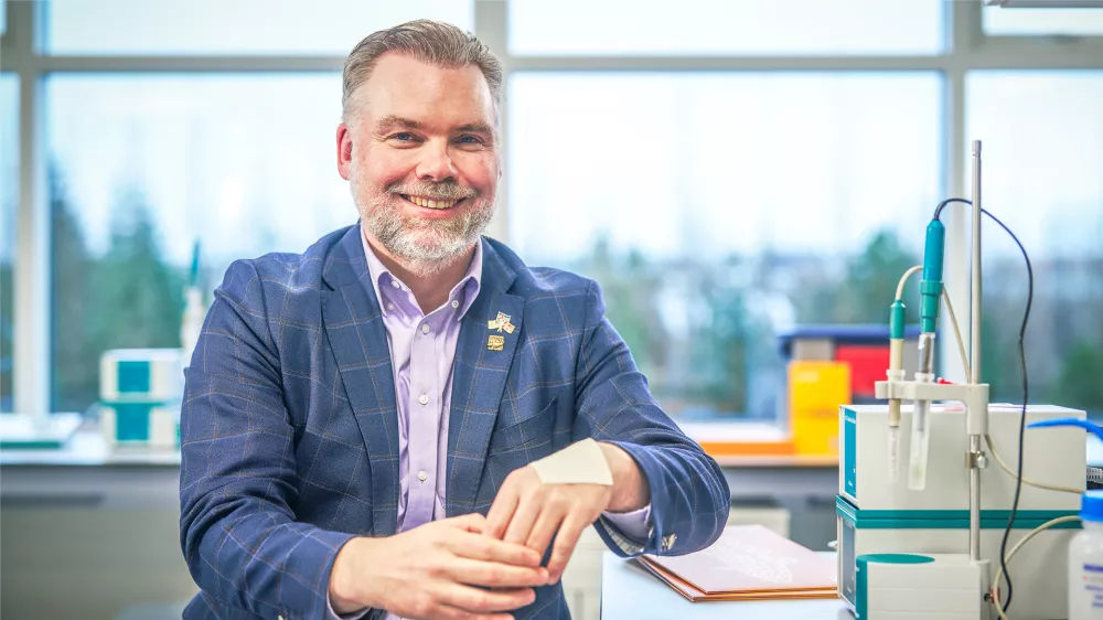  najsdkijshf kAJUSHD V / Foto: Dsgf Asf