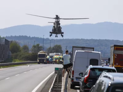 28.08.2024 - Prometna nesreča - &Scaron;tajerska avtocesta - re&scaron;evanje s helikopterjem FOTO: Luka Cjuha
